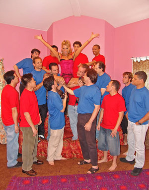 18 year old girl Bella nudeing off a cock in her graduation attire